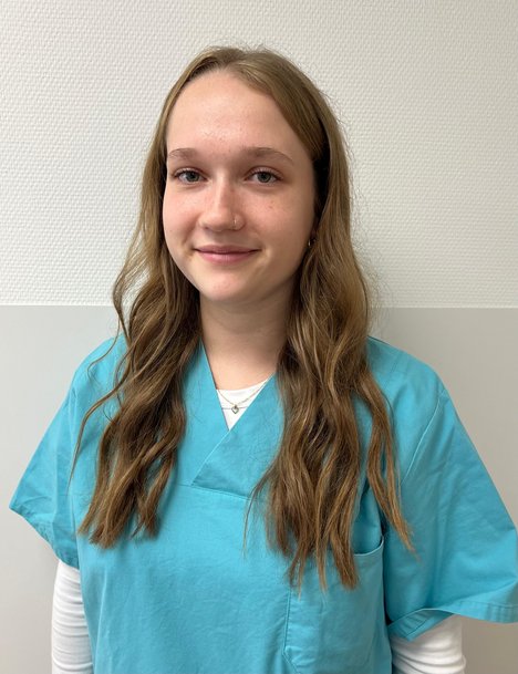 Emma Lembke, Auszubildende